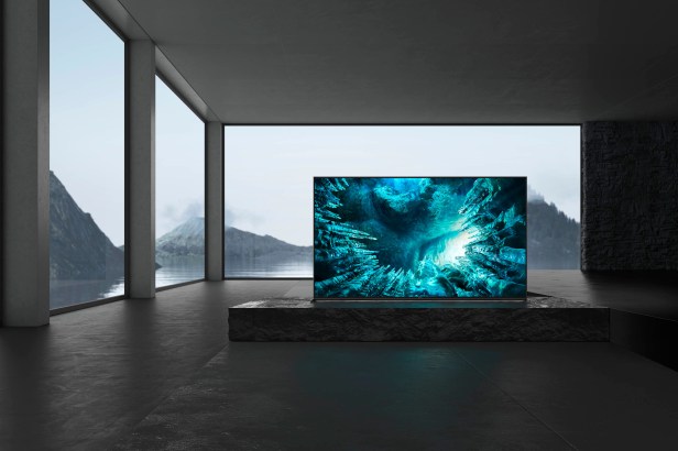 圖4) Sony BRAVIA Z8H 系列不僅可實現擁有極致細節的8K 超高影像解析度，亦支援流暢平順的遊戲體驗。